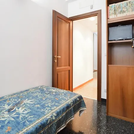 Apartamento 4 Bedroom Cozy In