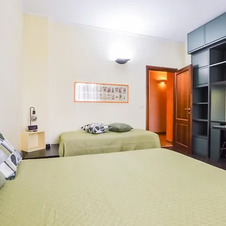 Apartamento 4 Bedroom Cozy In *