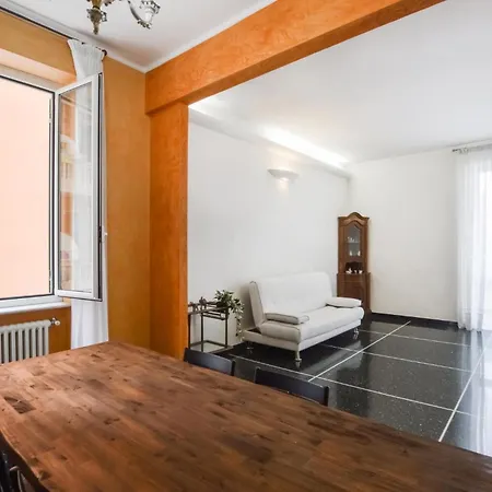 דירה 4 Bedroom Cozy In ג'נובה