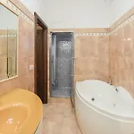 Apartament 4 Bedroom Cozy In *