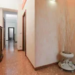 4 Bedroom Cozy In Apartament