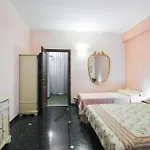 4 Bedroom Cozy In Apartament