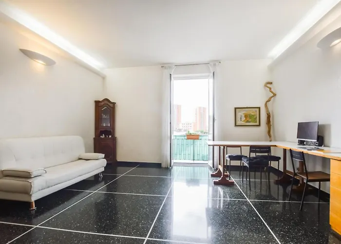 4 Bedroom Cozy In * جنوة
