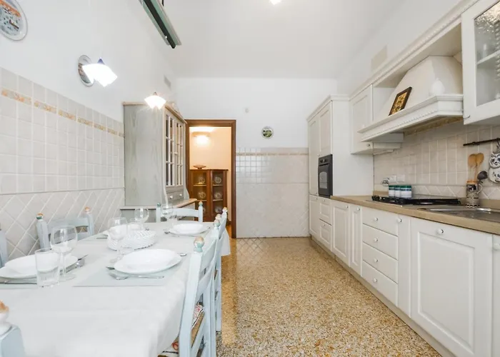 4 Bedroom Cozy In *